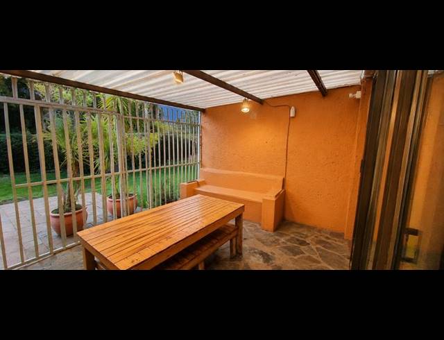 2 BEDROOM TOWNHOUSE FOR SALE IN CLUBVIEW